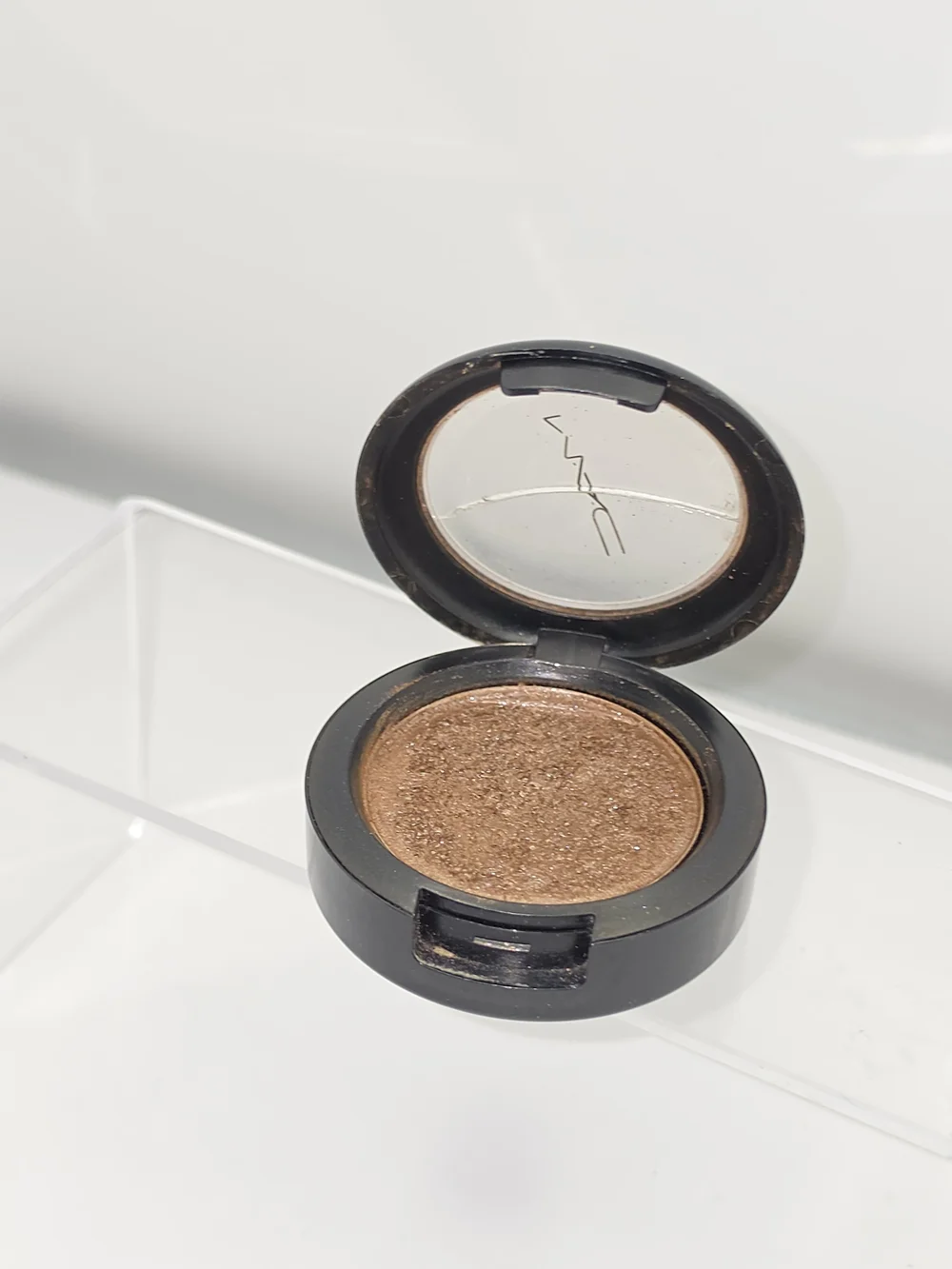 DISCONTINUED MAC PRESSED PIGMENT- 